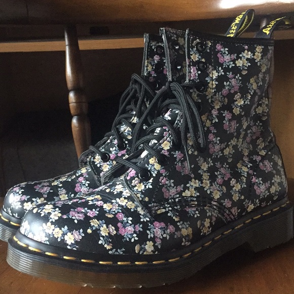 dr martens run small